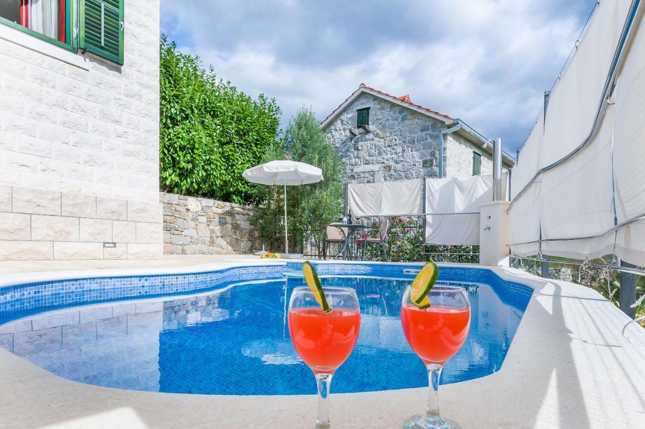 Villa Holiday Home Zvecanje Exterior foto