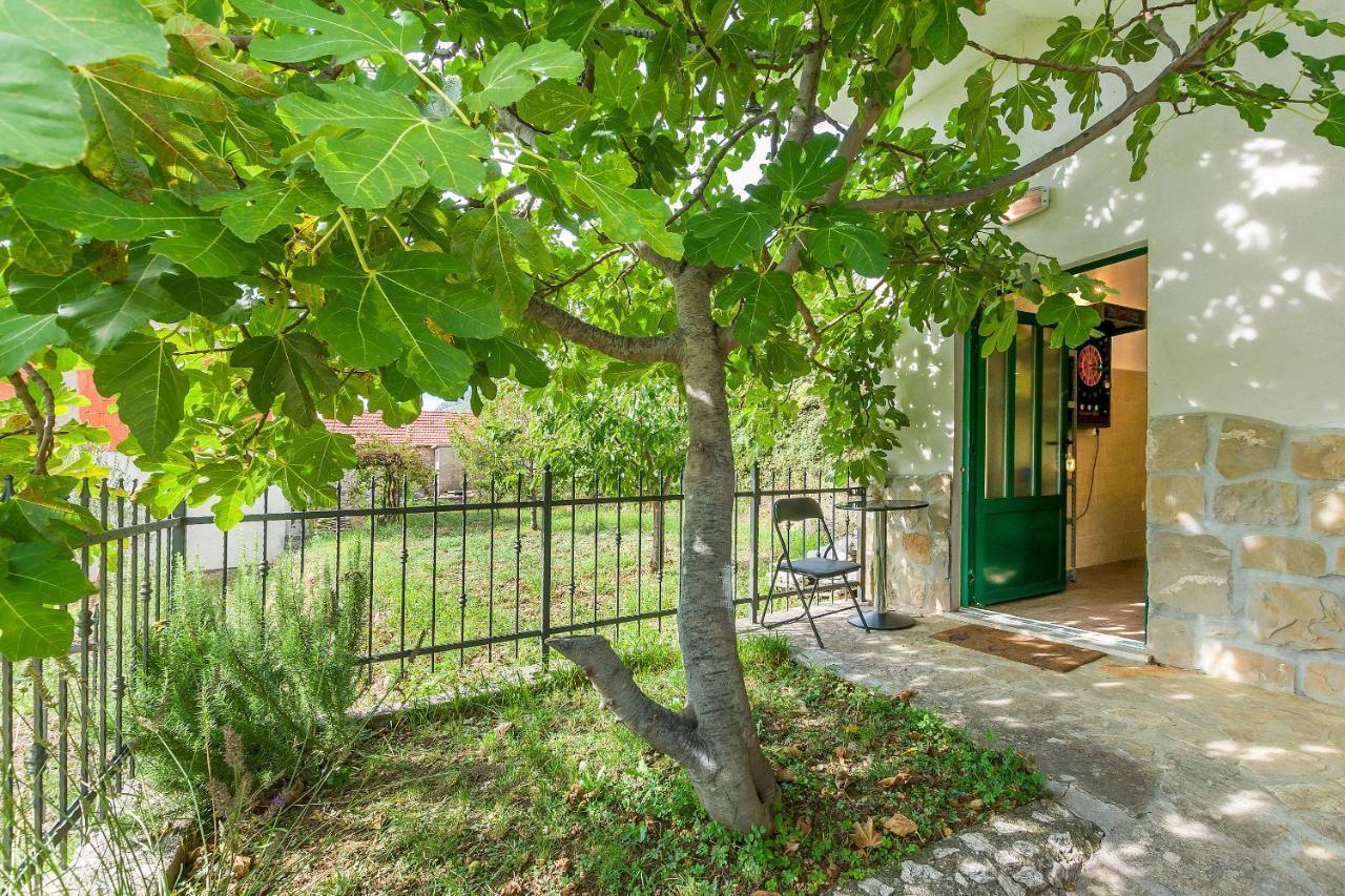 Villa Holiday Home Zvecanje Exterior foto