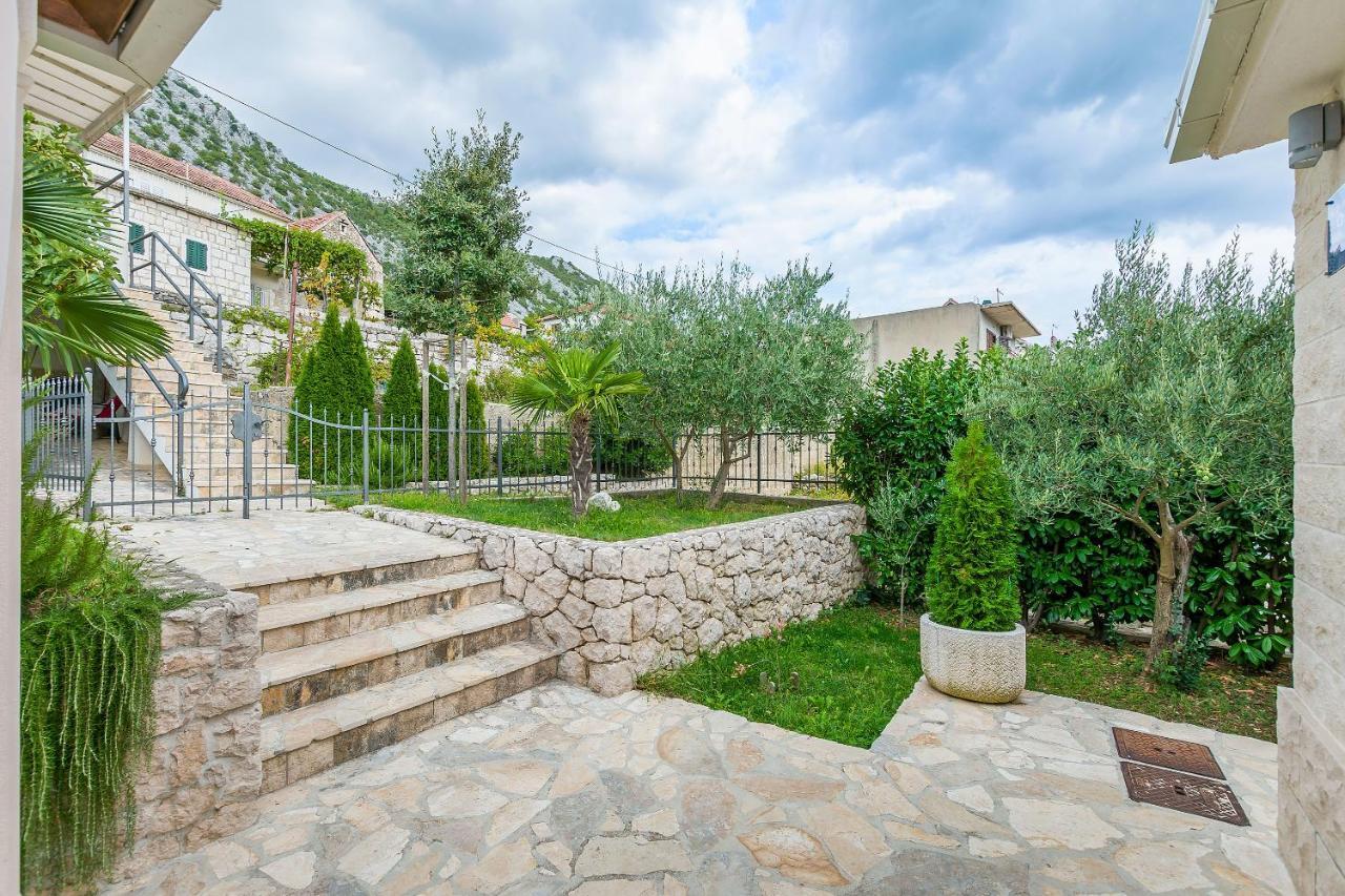 Villa Holiday Home Zvecanje Exterior foto